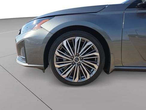 Used 2023 Nissan Altima 2.5 SL FWD image 9