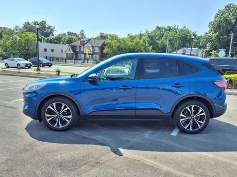 Used 2022 Ford Escape SE w/ SE Sport Appearance Package FWD image 28