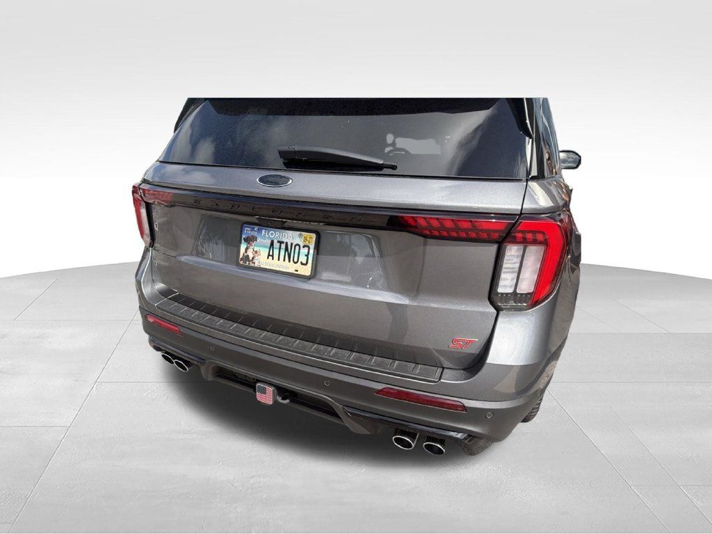 Used 2025 Ford Explorer ST w/ Sun And Sound Package AWD/4WD image 6