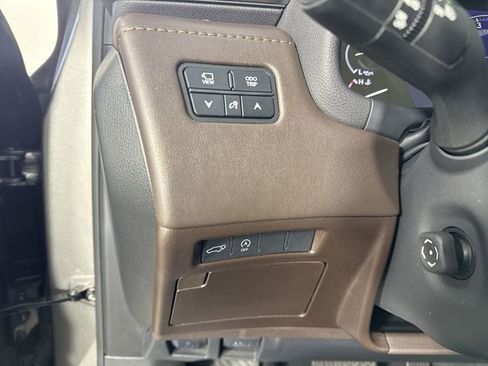 Certified 2022 Lexus LX 600 4WD w/ Appearance Package image 17