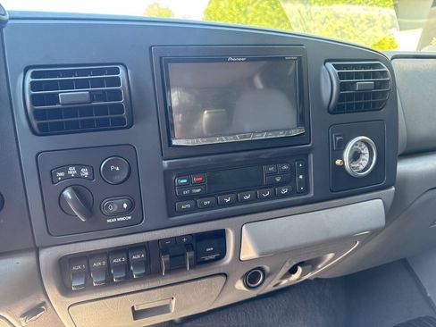 Used 2005 Ford F250 Lariat AWD/4WD image 18