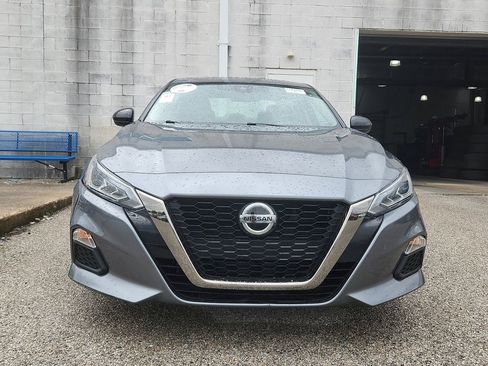 Used 2022 Nissan Altima 2.5 SR FWD image 2