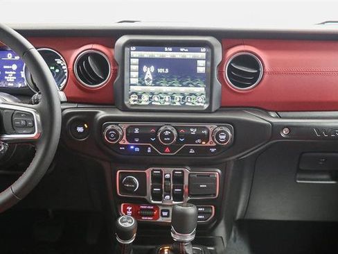 New 2023 Jeep Wrangler Unlimited Rubicon 4xe image 40