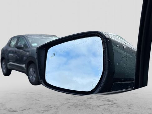 Used 2025 Nissan Versa SV w/ Trunk Package image 29