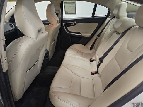 Used 2018 Volvo S60 T5 Dynamic w/ Vision Package image 11