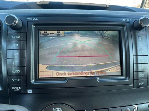 Used 2013 Toyota Sienna Limited w/ Premium Pkg image 18