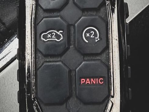 Used 2020 Jeep Grand Cherokee Altitude RWD image 8