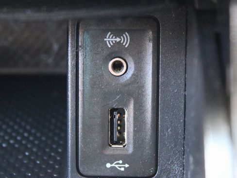 Used 2016 Volkswagen Golf S image 19