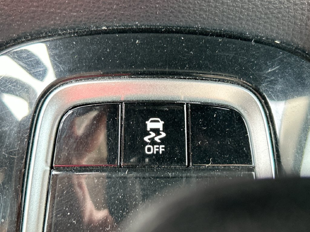 Used 2024 Toyota Corolla LE FWD image 32