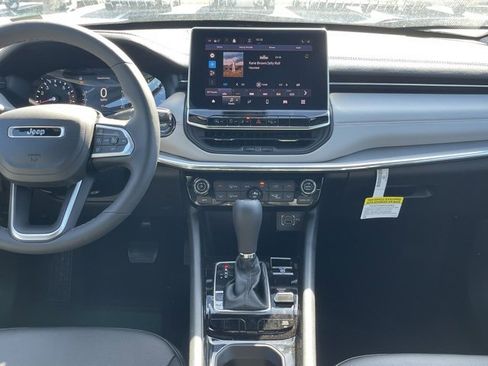 Used 2024 Jeep Compass Limited image 27
