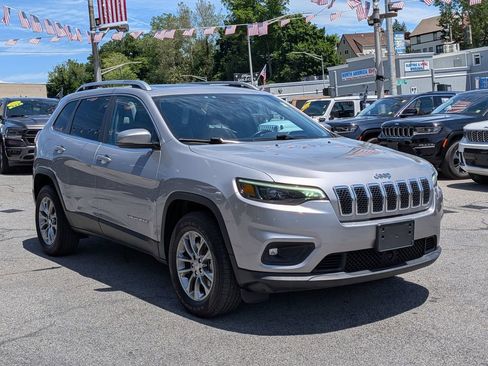 Used 2021 Jeep Cherokee Latitude Lux w/ Sun & Sound Group AWD/4WD image 4
