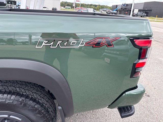 Used 2025 Nissan Frontier PRO-4X AWD/4WD image 14