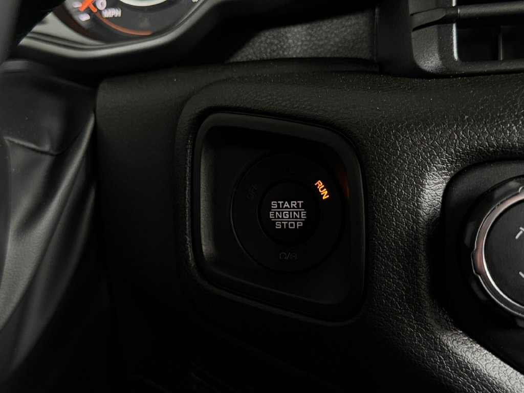Used 2025 Jeep Wrangler Unlimited Sport AWD/4WD image 18