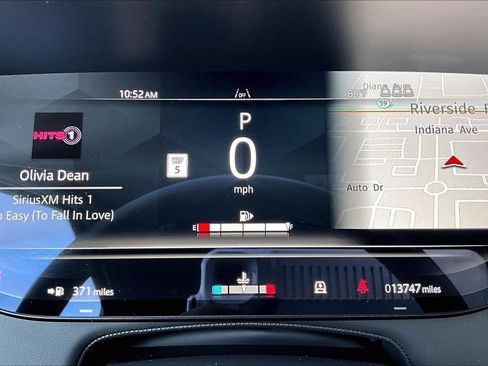 Used 2025 Land Rover Range Rover Sport image 20