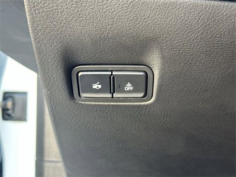 Used 2015 Chevrolet Corvette Z06 w/ 3LZ Preferred Equipment Group image 38