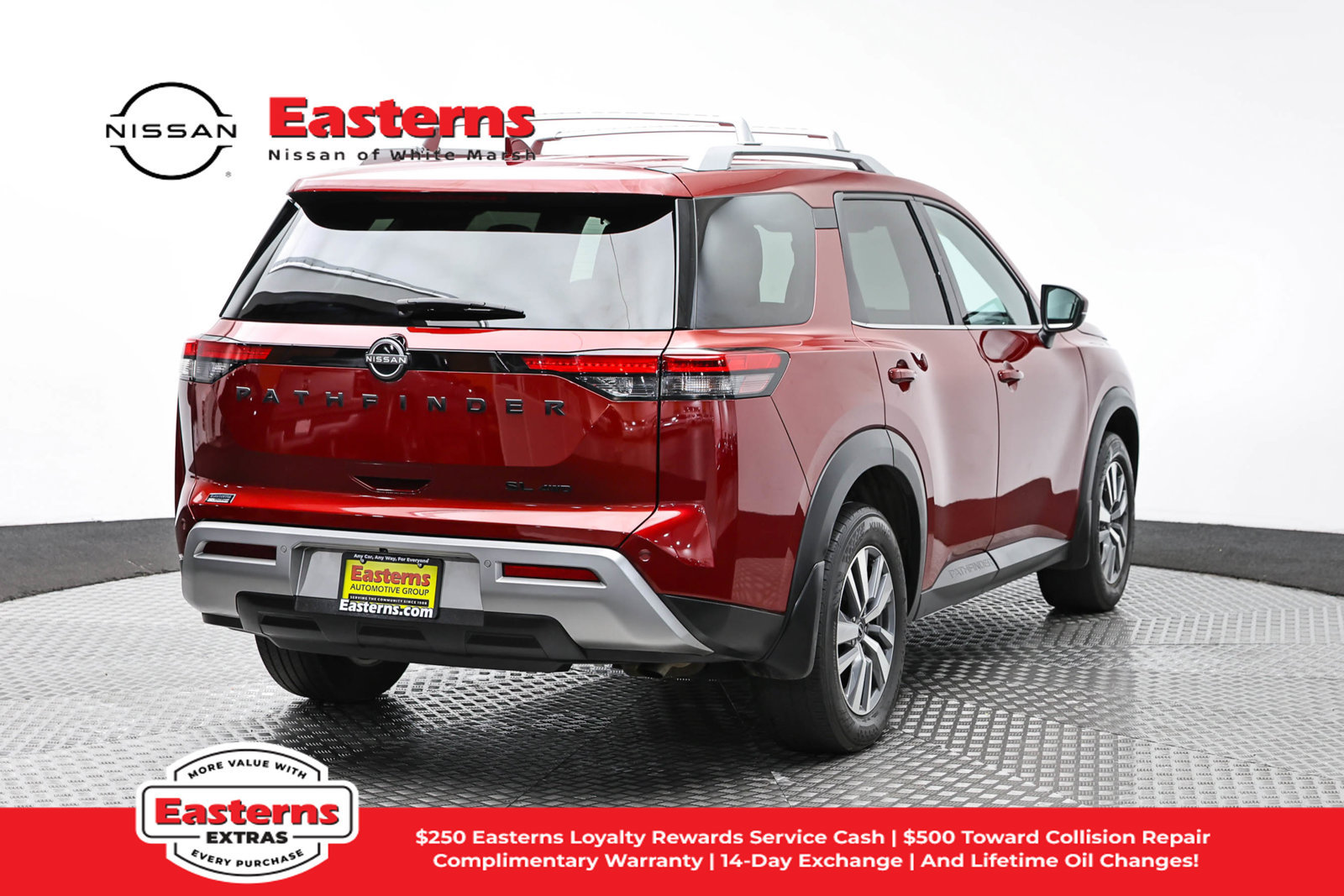 Used 2023 Nissan Pathfinder SL w/ Lighting Package (N92) AWD/4WD image 5