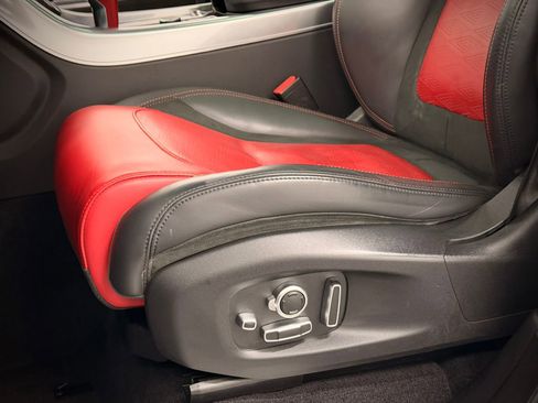 Used 2022 Land Rover Range Rover Sport SVR image 22