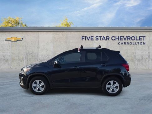 Used 2021 Chevrolet Trax LT w/ Premium Seat Package image 5