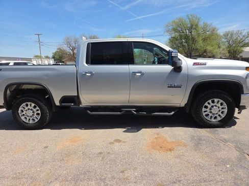 Used 2020 Chevrolet Silverado 2500 LTZ w/ LTZ Texas Edition AWD/4WD image 4