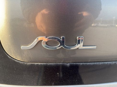 Used 2015 Kia Soul Base image 15