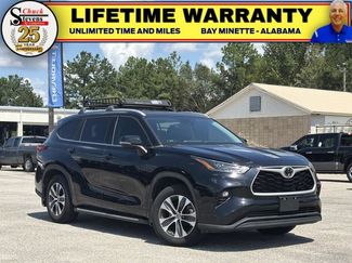 Used 2022 Toyota Highlander XLE FWD video 1