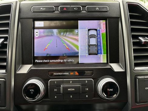 Used 2020 Ford F150 Lariat w/ Equipment Group 502A Luxury AWD/4WD image 24