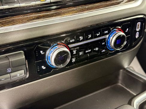 Used 2023 GMC Sierra 1500 Elevation image 15