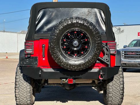 Used 2014 Jeep Wrangler Unlimited Rubicon w/ Connectivity Group image 6