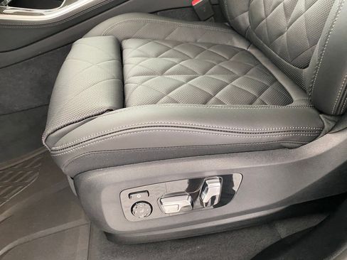 New 2026 BMW X5 M60i w/ Executive Package image 13