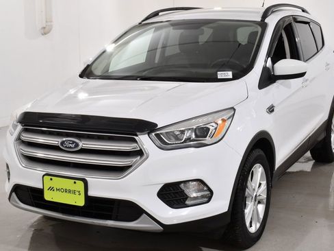 Used 2019 Ford Escape SEL image 2