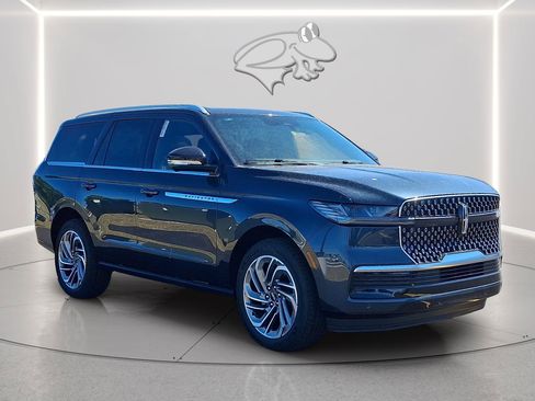 New 2026 Lincoln Navigator Reserve AWD/4WD image 4