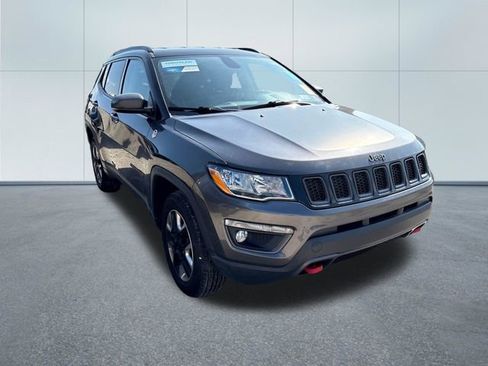 Used 2017 Jeep Compass Trailhawk AWD/4WD image 5