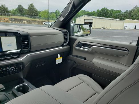 New 2026 Chevrolet Silverado 1500 LTZ w/ LTZ Convenience Package II AWD/4WD image 36