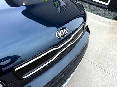 Used 2017 Kia Soul + image 21