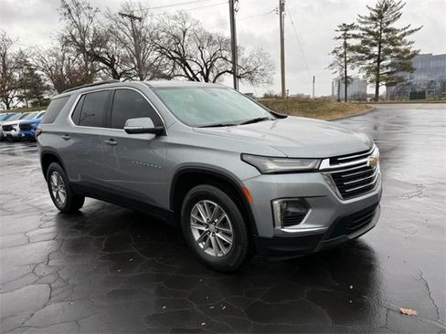 Used 2023 Chevrolet Traverse LT image 9