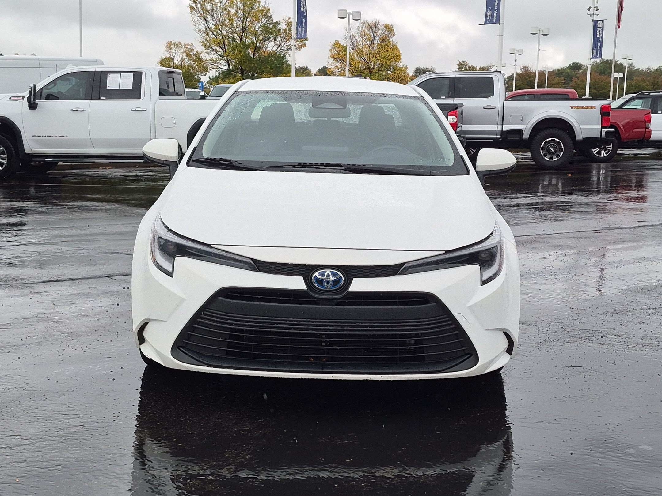 Used 2025 Toyota Corolla LE FWD image 12