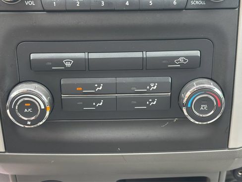 Used 2018 Nissan Frontier SV RWD image 29