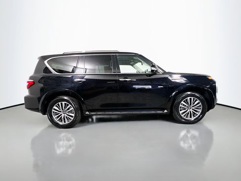 Used 2024 Nissan Armada SL image 3