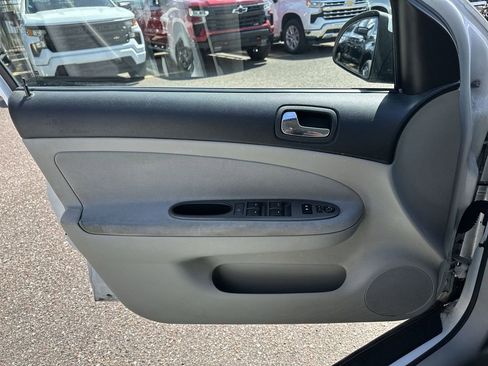Used 2009 Chevrolet Cobalt LT w/ Preferred Equipment Group FWD image 28