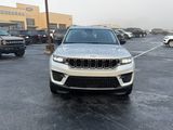 Used 2022 Jeep Grand Cherokee Laredo w/ Luxury Tech Group I image 3