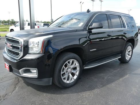 Used 2017 GMC Yukon SLE w/ SLE Value Package AWD/4WD image 8