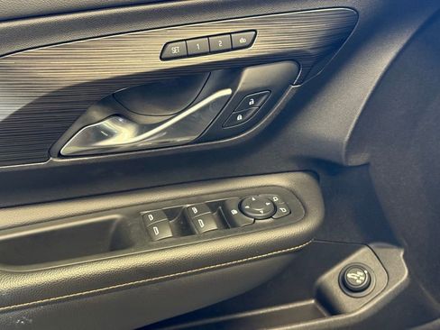 Used 2018 GMC Terrain SLT w/ Preferred Package image 23