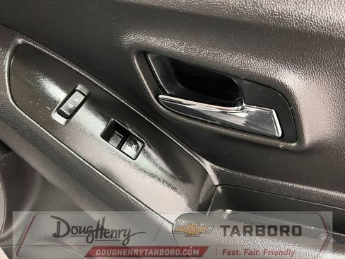 Used 2020 Chevrolet Trax LS FWD image 35