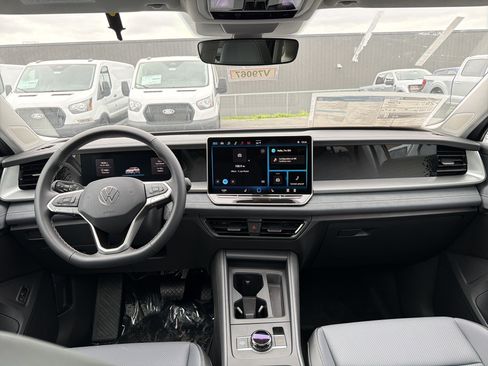New 2026 Volkswagen Tiguan SE AWD/4WD image 12