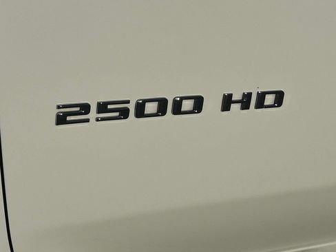 Used 2024 Chevrolet Silverado 2500 LT AWD/4WD image 18