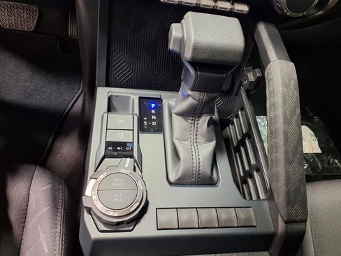New 2026 Toyota Tacoma SR5 AWD/4WD image 17