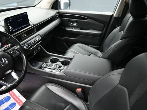 Certified 2024 Honda Pilot Touring image 16