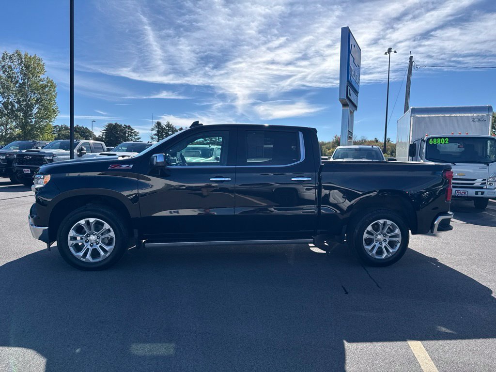 Used 2022 Chevrolet Silverado 1500 LTZ w/ LTZ Premium Package AWD/4WD image 10