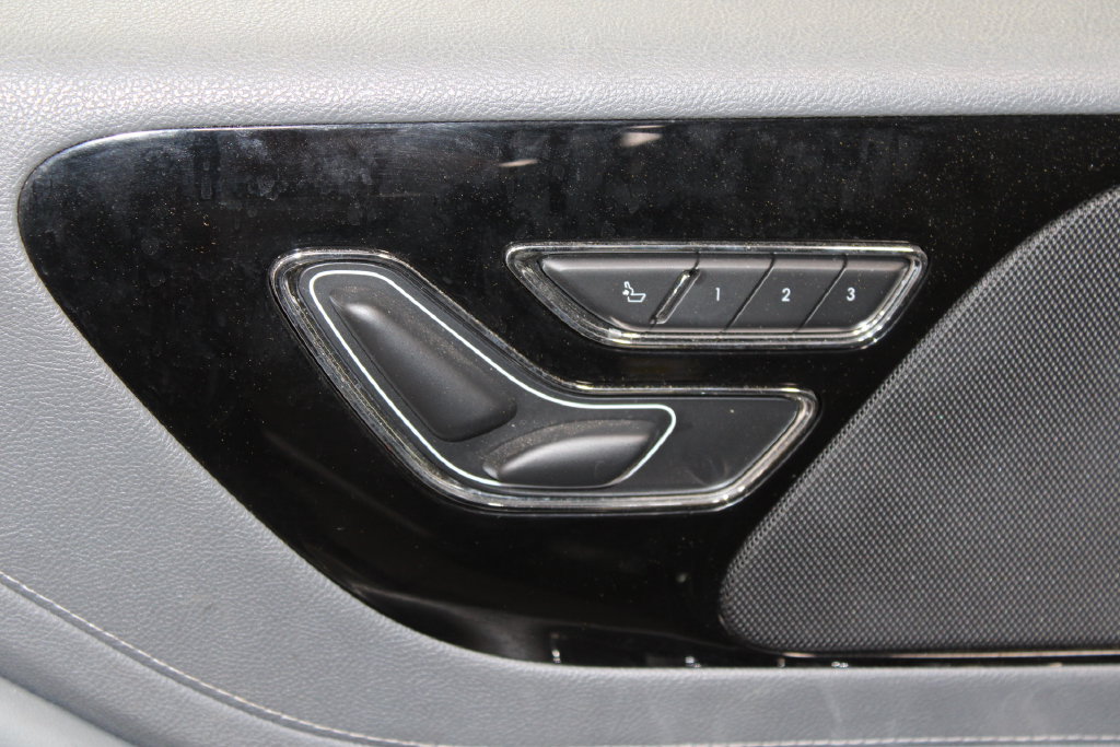 Used 2020 Lincoln Aviator Reserve w/ Equipment Group 201A AWD/4WD image 17