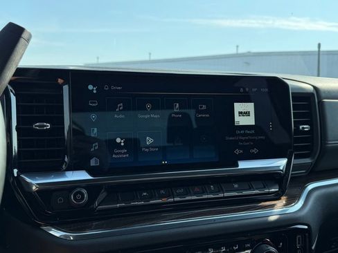 Used 2024 Chevrolet Silverado 1500 LT image 24